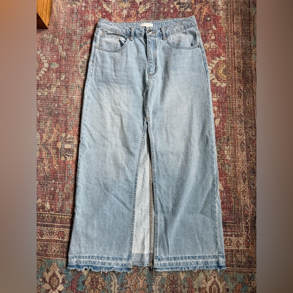 Hunter & Brown Light WasH Women’s Medium midi Denim Skirt Raw Hem